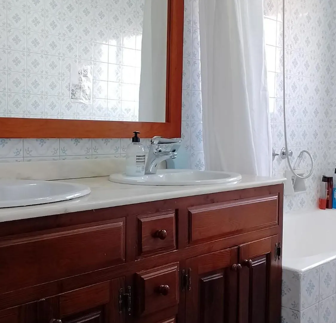 Habitacion Privada Comoda Centro Malaga Vialia Estacion De Tren Maria Zambrano Y Tambien Cerca A La Playa Homestay