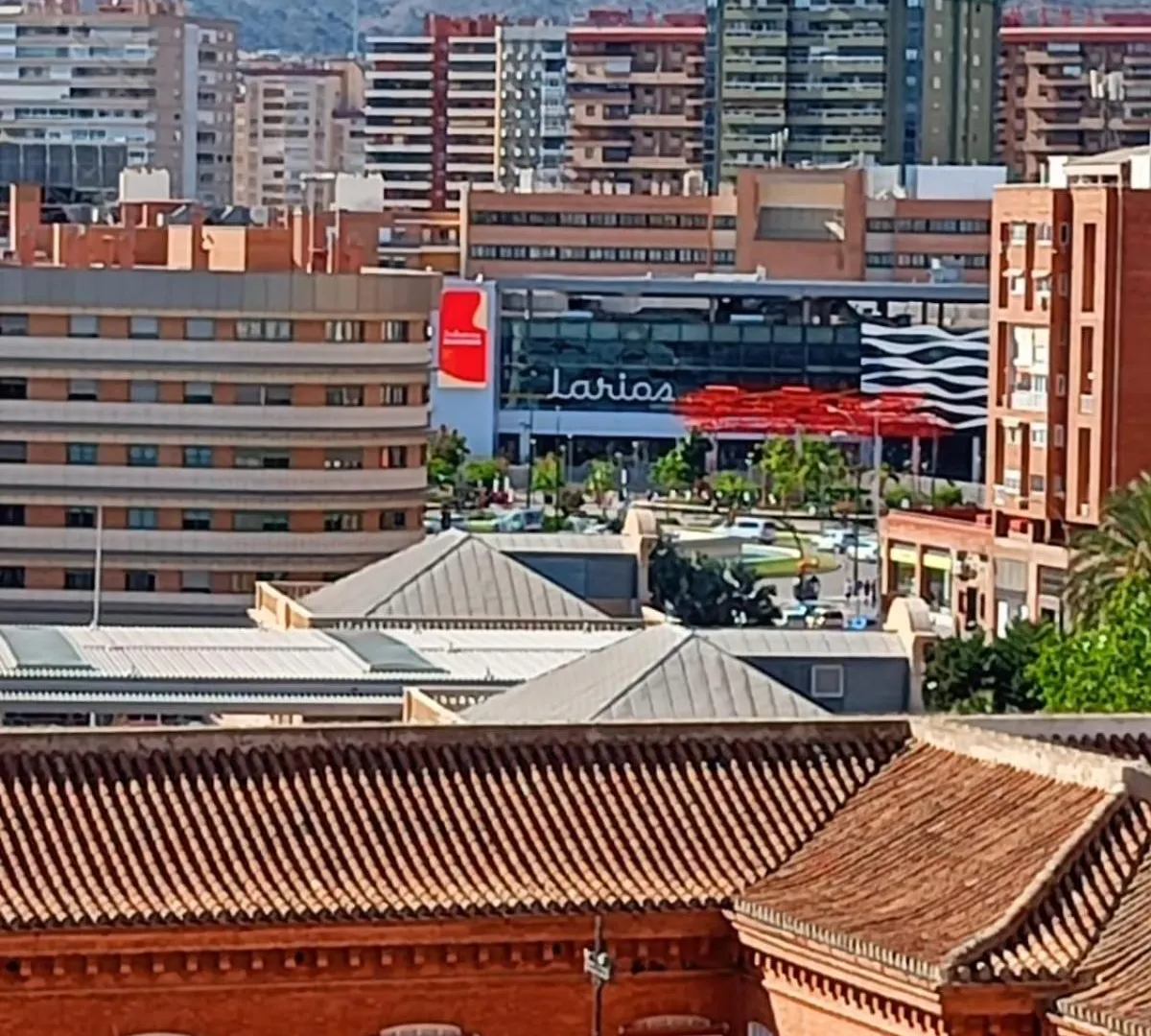 Habitacion Privada Comoda Centro Malaga Vialia Estacion De Tren Maria Zambrano Y Tambien Cerca A La Playa Homestay