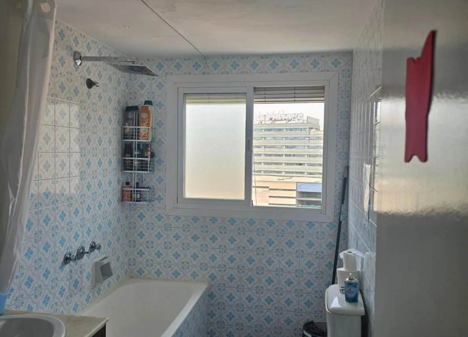 Habitacion Privada Comoda Centro Malaga Vialia Estacion De Tren Maria Zambrano Y Tambien Cerca A La Playa Homestay