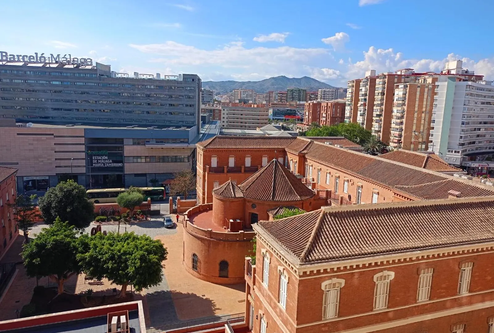 Homestay Habitacion Privada Comoda Centro Malaga Vialia Estacion De Tren Maria Zambrano Y Tambien Cerca A La Playa Spain