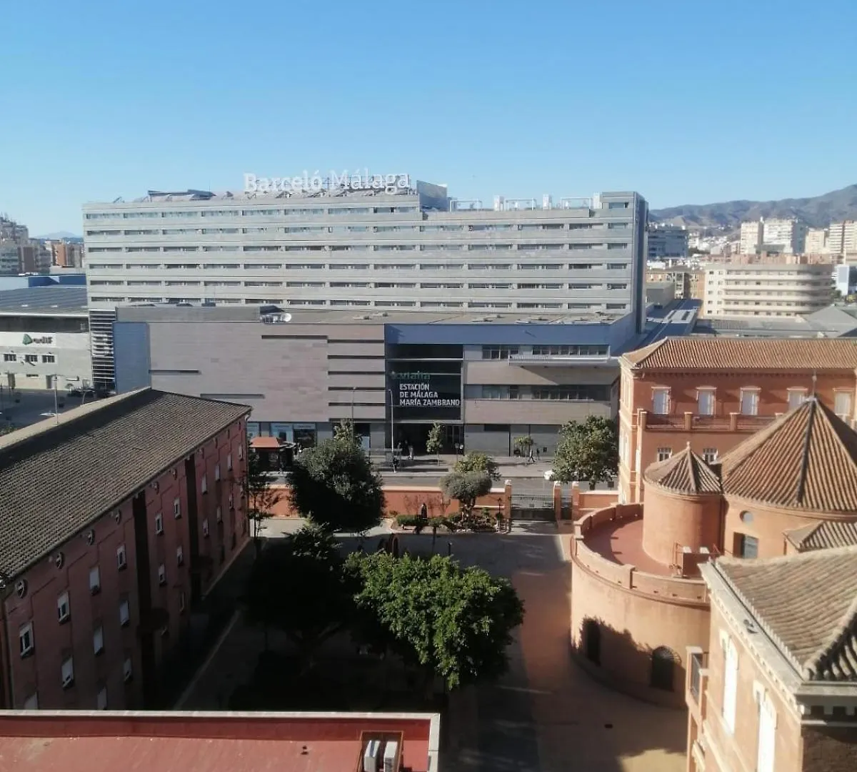 Homestay Habitacion Privada Comoda Centro Malaga Vialia Estacion De Tren Maria Zambrano Y Tambien Cerca A La Playa Spain