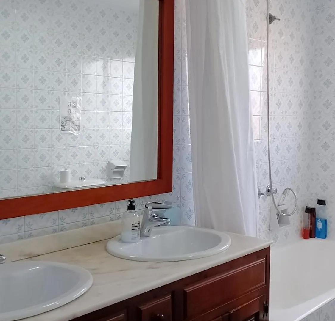 Habitacion Privada Comoda Centro Malaga Vialia Estacion De Tren Maria Zambrano Y Tambien Cerca A La Playa Homestay